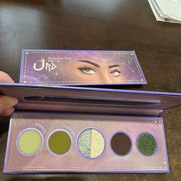 🤍Oden’s Eye Urs eyeshadow palette - Picture 3 of 3
